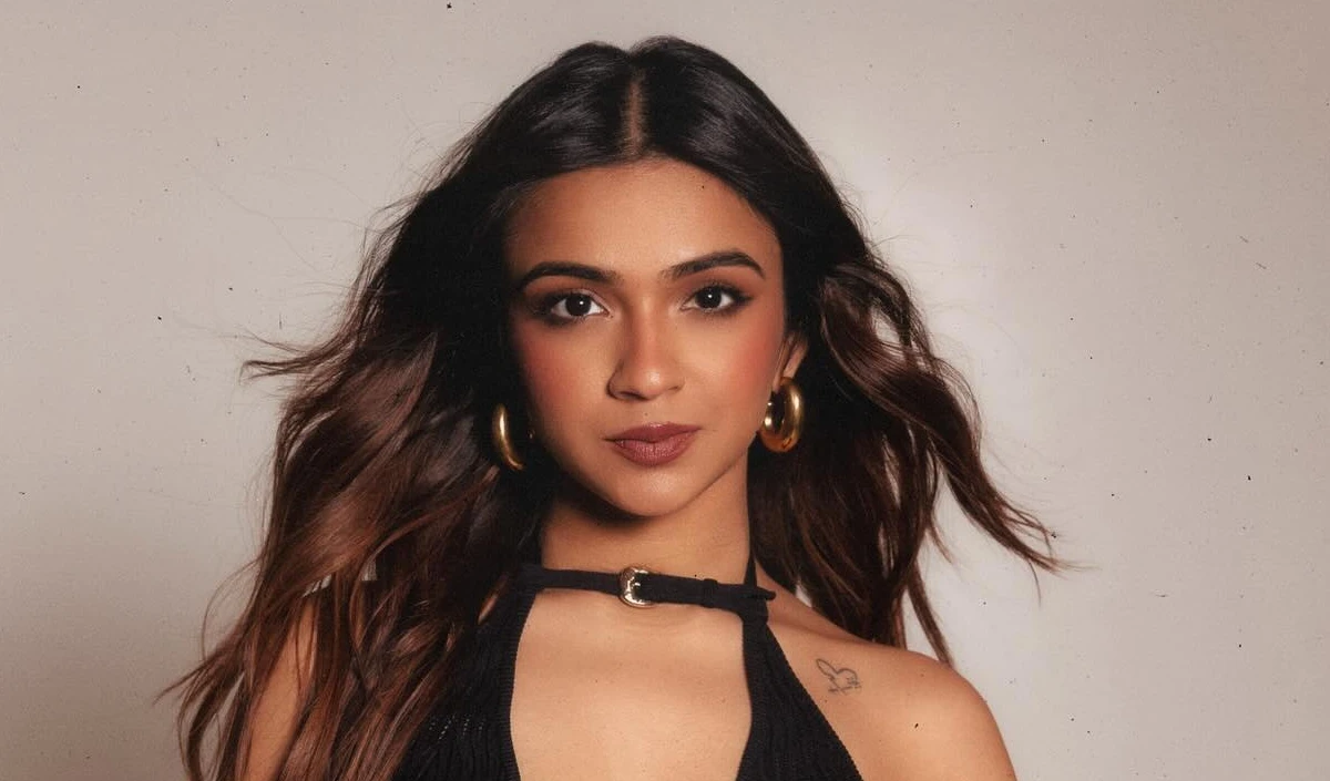 Apoorva Mukhija की कुल संपत्ति 41 करोड़ रुपये है? वायरल दावे पर Rebel Girl ने तोड़ी चुप्पी