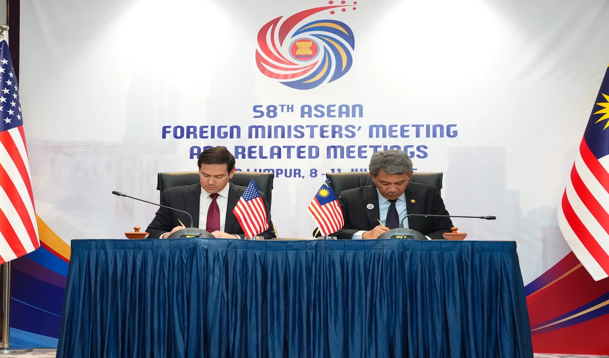 ASEAN Meeting: वांग यी ने मलेशिया में लावरोव से की मुलाकात, दक्षिण-पूर्व एशियाई देशों में परमाणु हथियारों के प्रतिबंध वाली संधि पर साइन को राजी हुआ चीन