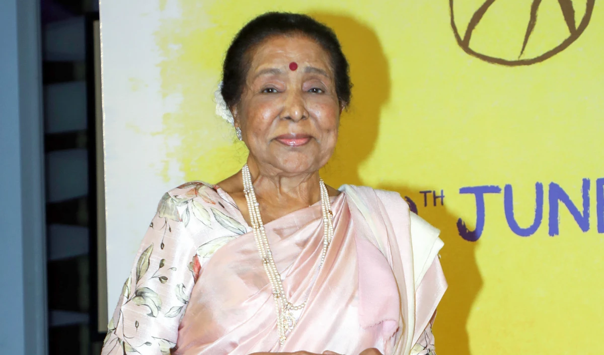 महान गायिका आशा भोसले की निधन की अफवाहें निकली झूठी, बेटे Anand Bhosle ने सामने आकर बताई सच्चाई, 1 जुलाई से खूब वायरल हो रही थी निधन की खबर