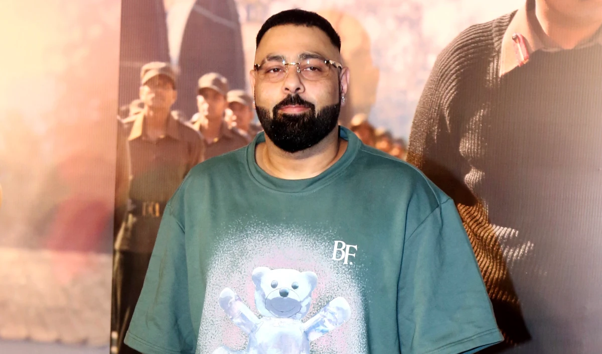 Bollywood Wrap Up | ISKCON के रेस्टोरेंट में चिकन खाते लड़के पर सिंगर बादशाह का फूटा गुस्सा, हिंदू धर्म का अपमान करने वाले की लगाई क्लास