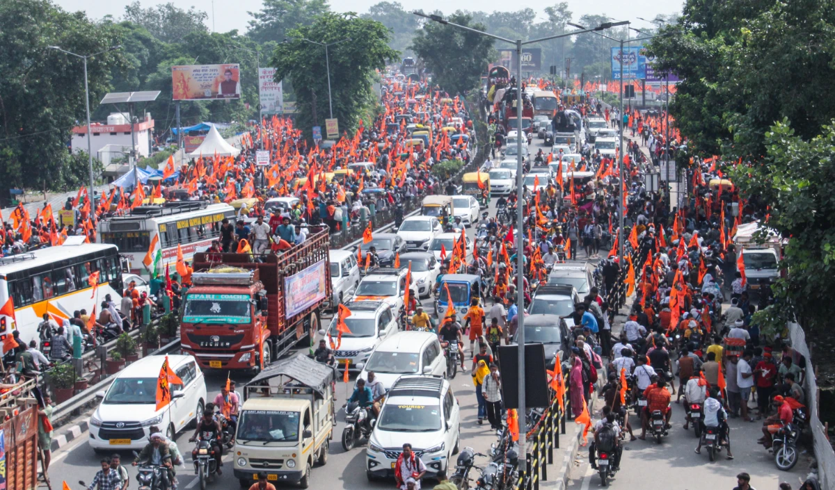 Delhi Massive Traffic Jam | दिल्ली में बारिश के कारण जलभराव व यातायात बाधित, आईएमडी ने और वर्षा का अनुमान जताया