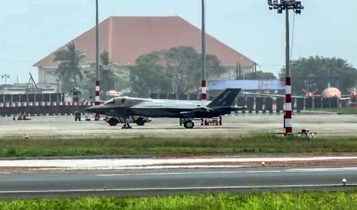 Thiruvananthapuram में फंसे ब्रिटिश F-35 लड़ाकू विमान की मरम्मत शुरू, यूके से पहुंची विशेषज्ञ टीम