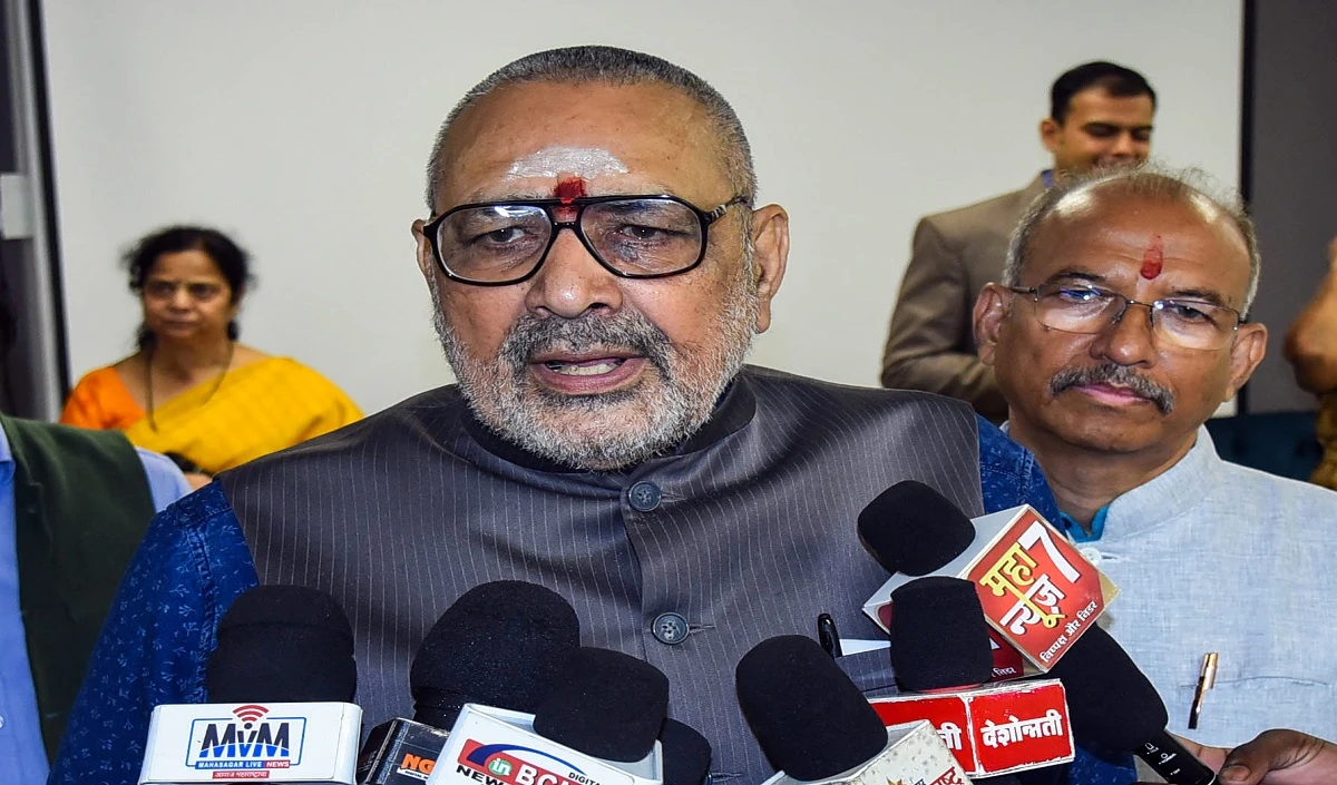 संविधान का ज्ञान होना चाहिए… SIR को लेकर विपक्ष पर बरसे गिरिराज सिंह