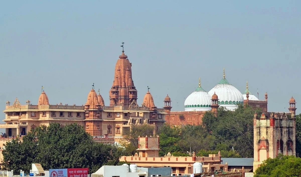 Krishna Janmabhoomi case:  श्रीकृष्ण जन्म भूमि मामले में हिंदू पक्ष को बड़ा झटका, शाही ईदगाह को विवादित ढांचा बताने वाली याचिका खारिज