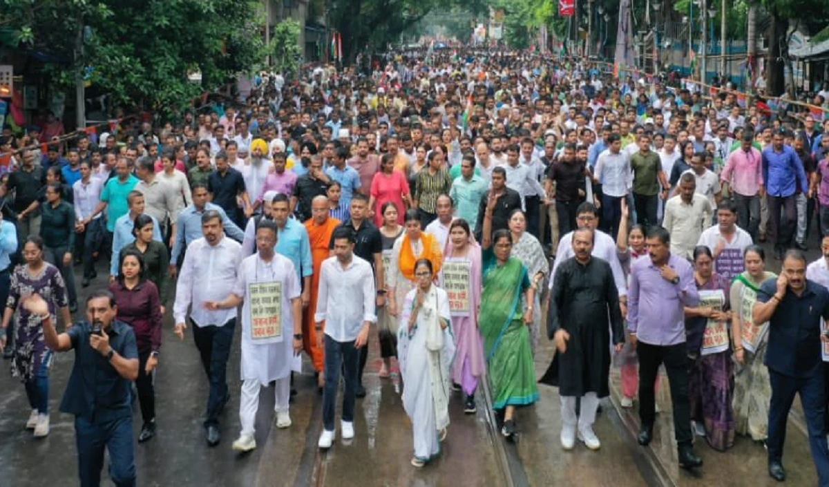 मुझे डिटेंशन कैंप में डाल दीजिए…ममता बनर्जी ने बीजेपी को क्या बड़ी चुनौती दे दी