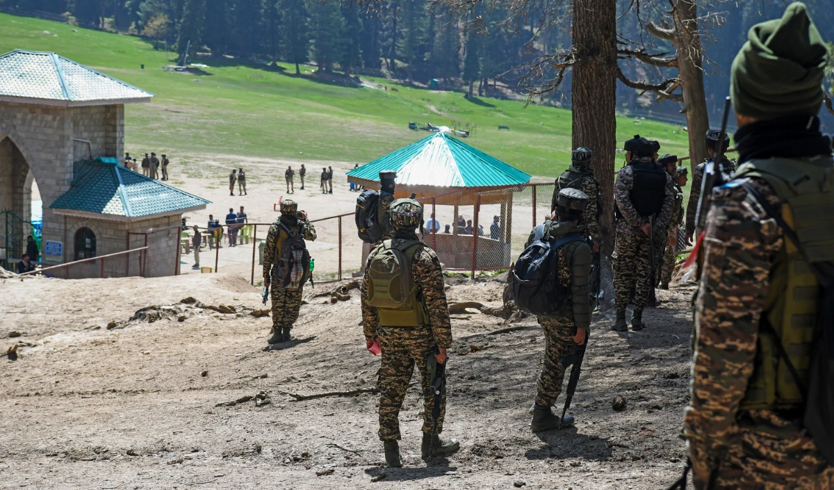 Pahalgam Terrorists Attack Probe | आतंकवादियों ने हवा में गोलियाँ चलाईं ताकि कोई पीड़ितों की मदद न करे.. ISI ने किया नए मॉड्यूल का इस्तेमाल