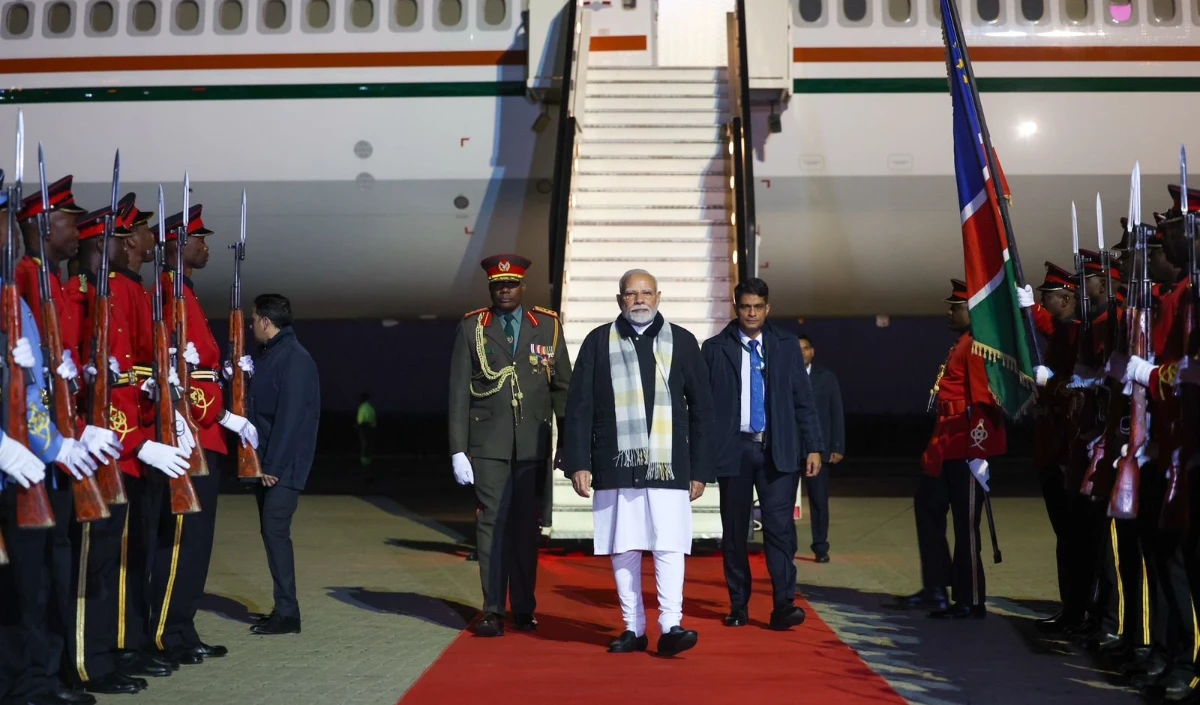 Live Updates |PM Modi Namibia Visit: प्रधानमंत्री मोदी पहुंचे नामीबिया, एयरपोर्ट पर हुआ पारंपरिक ढोल नृत्य से स्वागत