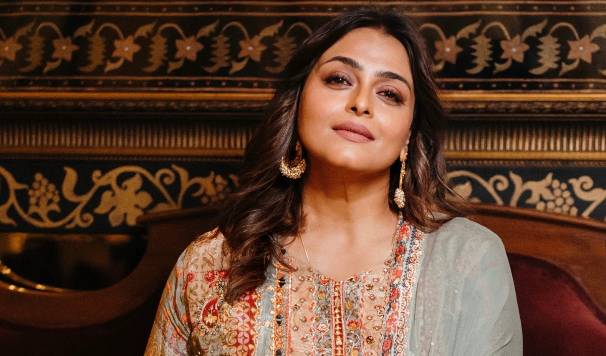 Bollywood Wrap Up | शिल्पा शिरोडकर ने  मौत की अफवाहों को लेकर की पहली बार बात, रंग-रूप के चलते Nawazuddin Siddiqui ने झेली शर्मिंदगी