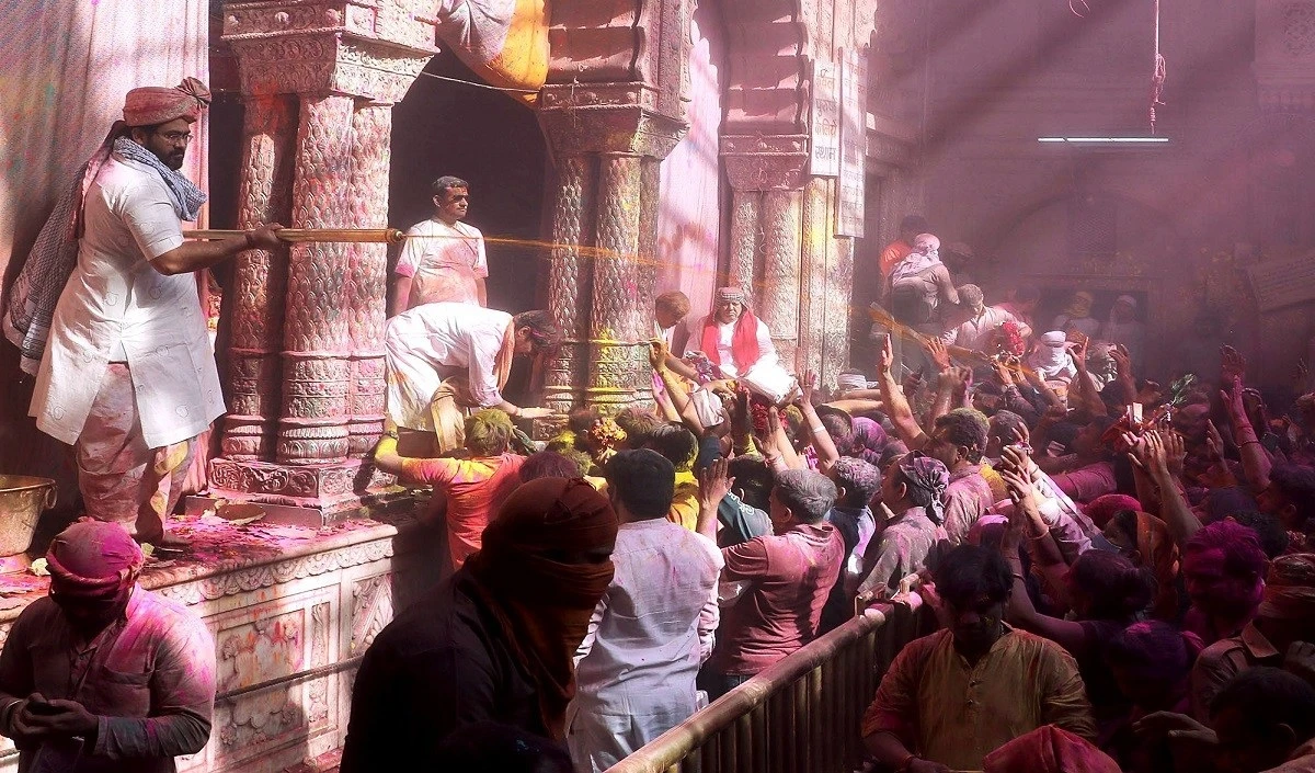 भगवान कृष्ण पहले मीडिएटर थे…बांके बिहारी मंदिर मामले में सुप्रीम कोर्ट ने यूपी सरकार को लगाई फटकार