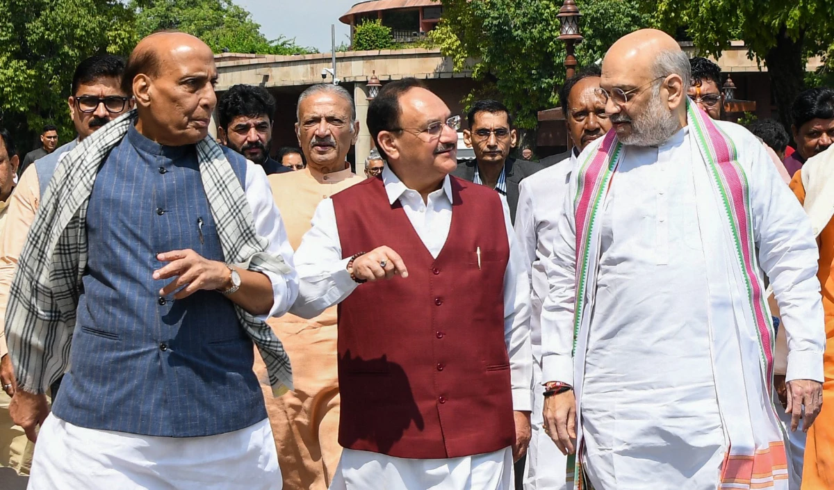 Bihar: राहुल के मंच से पीएम मोदी की मां को गाली! BJP ने बनाया मुद्दा, शाह-नड्डा ने कांग्रेस और RJD को घेरा