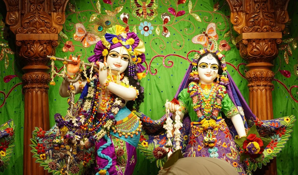 पूरे देश में Janmashtami 2025 का उल्लास, मथुरा-वृंदावन में उमड़ी भक्तों की भीड़