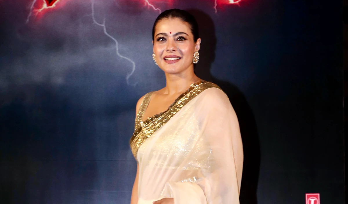 Kajol Refuses To Speak In Hindi | काजोल ने हिंदी में बोलने से किया इनकार, रिपोर्टर पर भड़कीं कहा- जिसे समझना होगा समझेगा…
