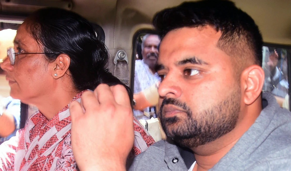 नाम मिटा, नंबर मिला: Prajwal Revanna अब कैदी 15528, जेल में पहली रात रोते रहे