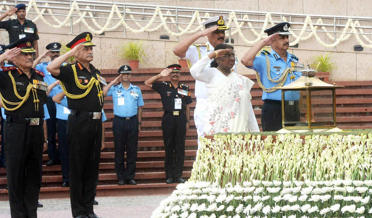 ‘नागरिकों की रक्षा के लिए हर कदम उठाएंगे’, राष्ट्रपति मुर्मू बोलीं- आतंकवाद के खिलाफ लड़ाई में मिसाल बनेगा ऑपरेशन सिंदूर