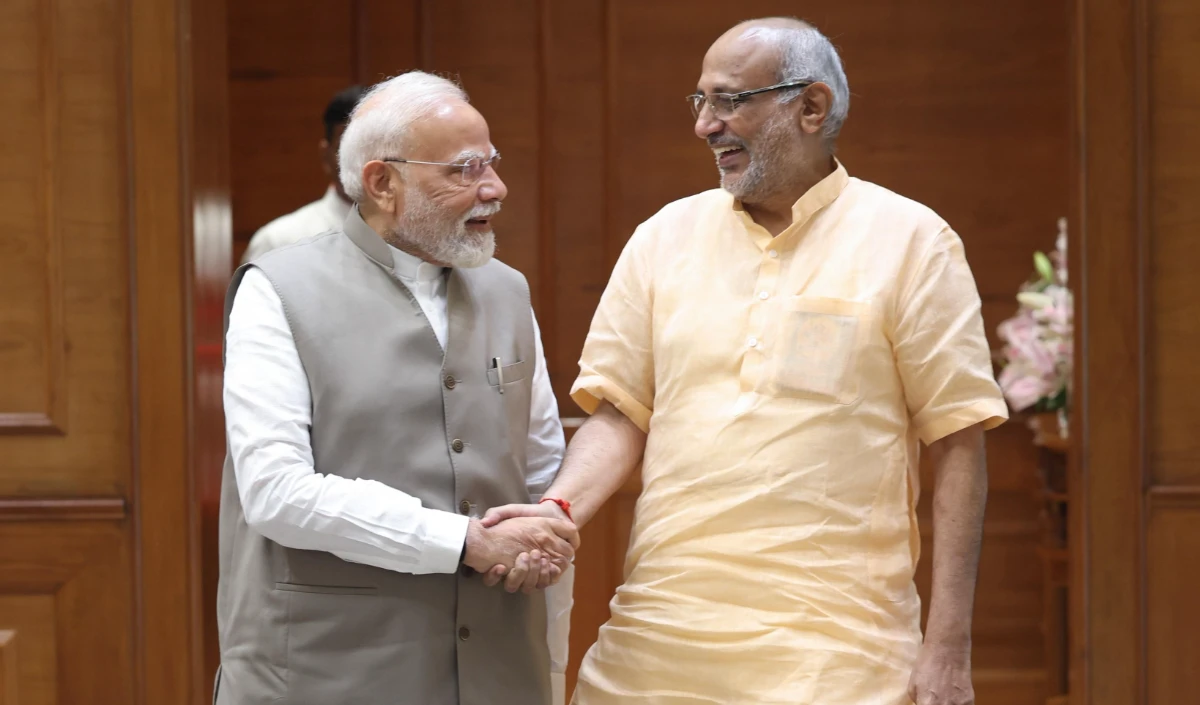 दिल्ली पहुंचे सीपी राधाकृष्णन, PM Modi से की मुलाकात, हवाई अड्डे पर केंद्रीय मंत्रियों ने किया स्वागत
