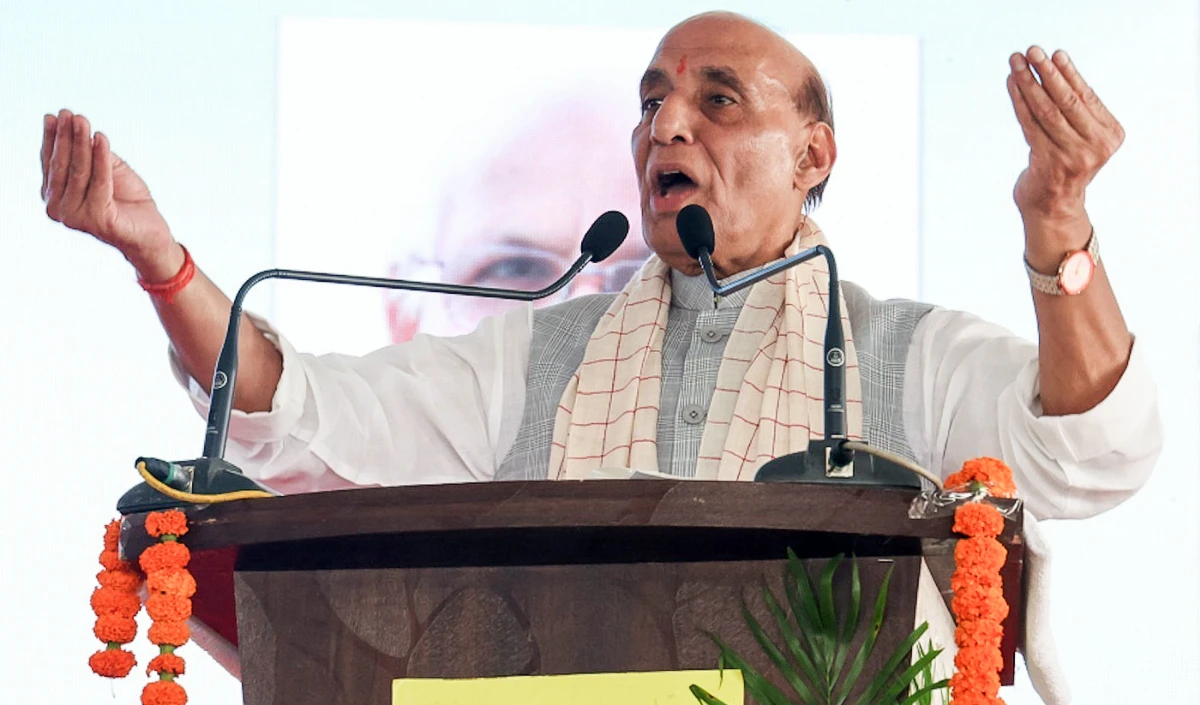 हिंद महासागर में चल रहा शक्ति प्रदर्शन…, राजनाथ सिंह ने मजबूत समुद्री तैयारी पर दिया जोर