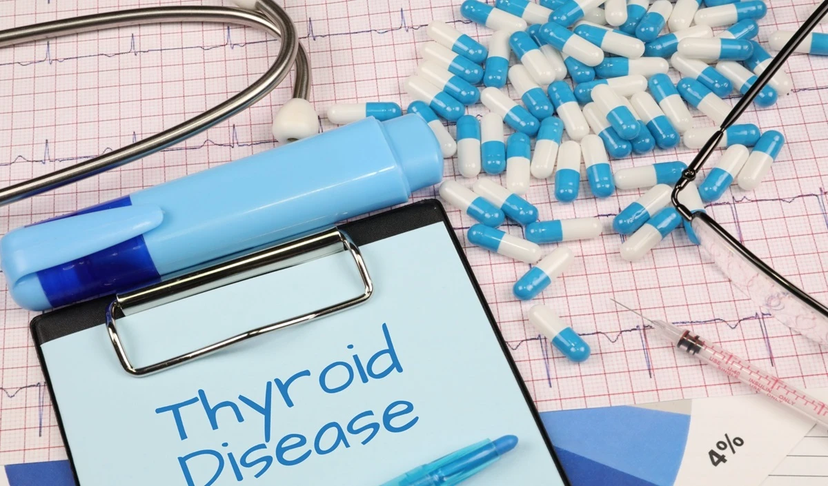 Thyroid Symptoms: अचानक बढ़ रहा है वजन और थकान, थायरॉइड के हो सकते हैं ये संकेत, जानें बचाव