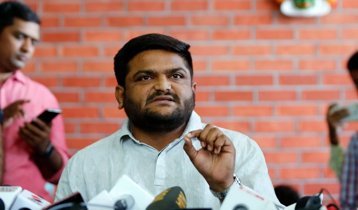 बीजेपी विधायक हार्दिक पटेल की बढ़ी मुश्किलें, इस मामले में गिरफ्तारी वारंट जारी