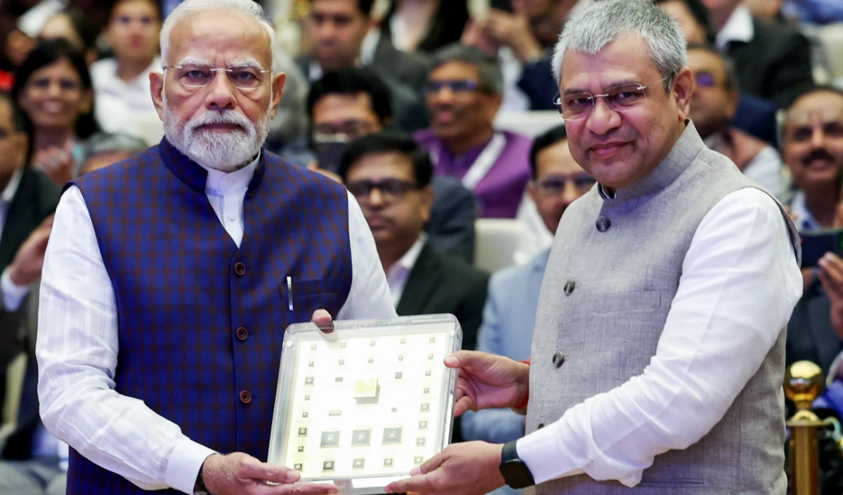 भारत की सेमीकंडक्टर क्रांति का बिगुल बजा: पीएम मोदी को मिली पहली स्वदेशी चिप ‘विक्रम 32-बिट’, जानें इसके बारे में