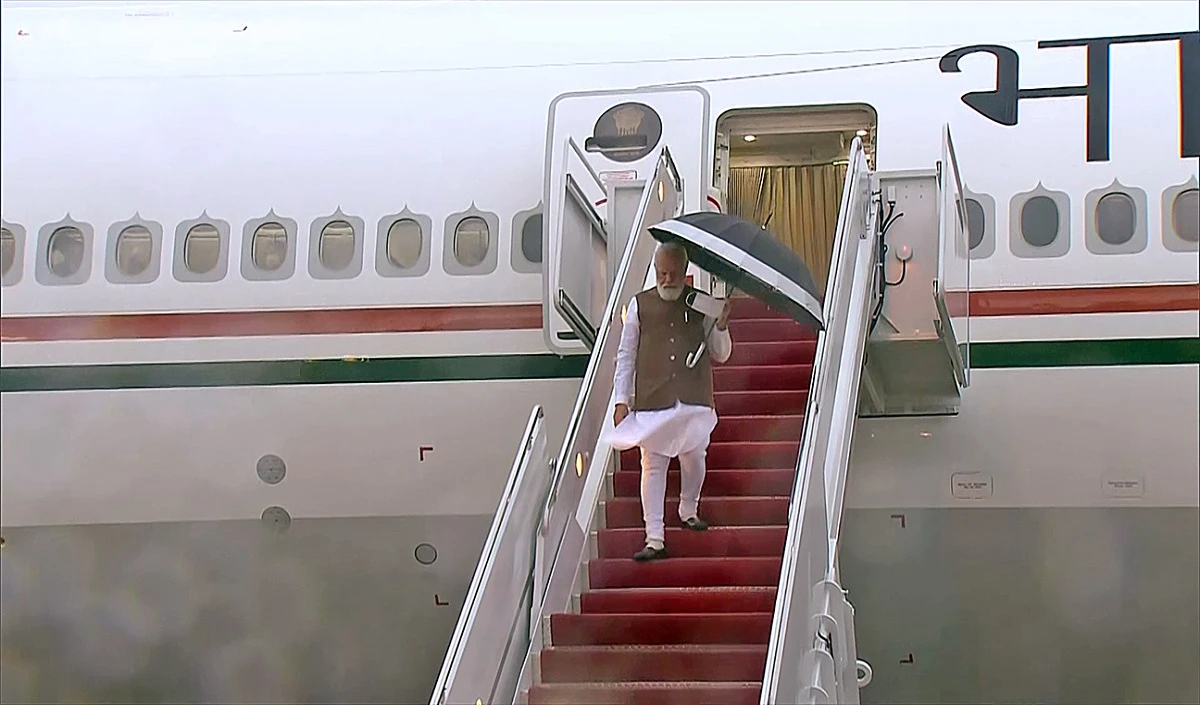 जापान-चीन यात्रा के बाद स्वदेश लौटे PM मोदी, नई दिल्ली में इंडिया1 विमान लैंड