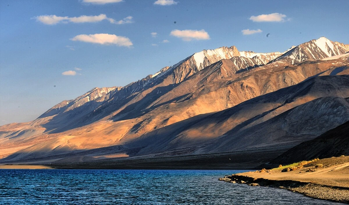 Monsoon Travel Ladakh: अब बिना टेंशन करें लद्दाख की यात्रा, IRCTC के पैकेज में फ्लाइट से लेकर खाने तक सब