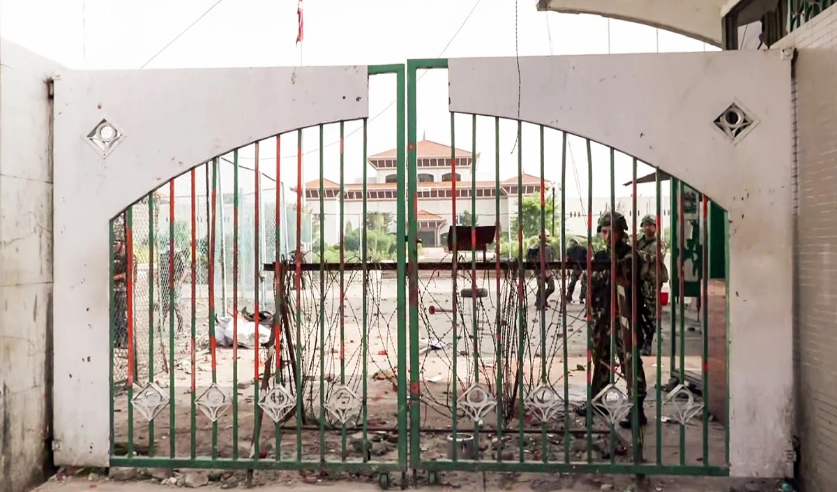 नेपाली संसद और SC भी आग के हवाले, Gen Z प्रदर्शनकारियों ने देश में क्या-क्या फूंक डाला?