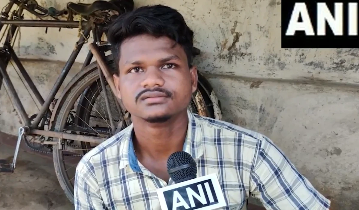 Odisha के आदिवासी छात्र Shubham Sabar ने NEET पास कर रचा इतिहास, खुद मजदूरी कर भरी मेडिकल कॉलेज की फीस