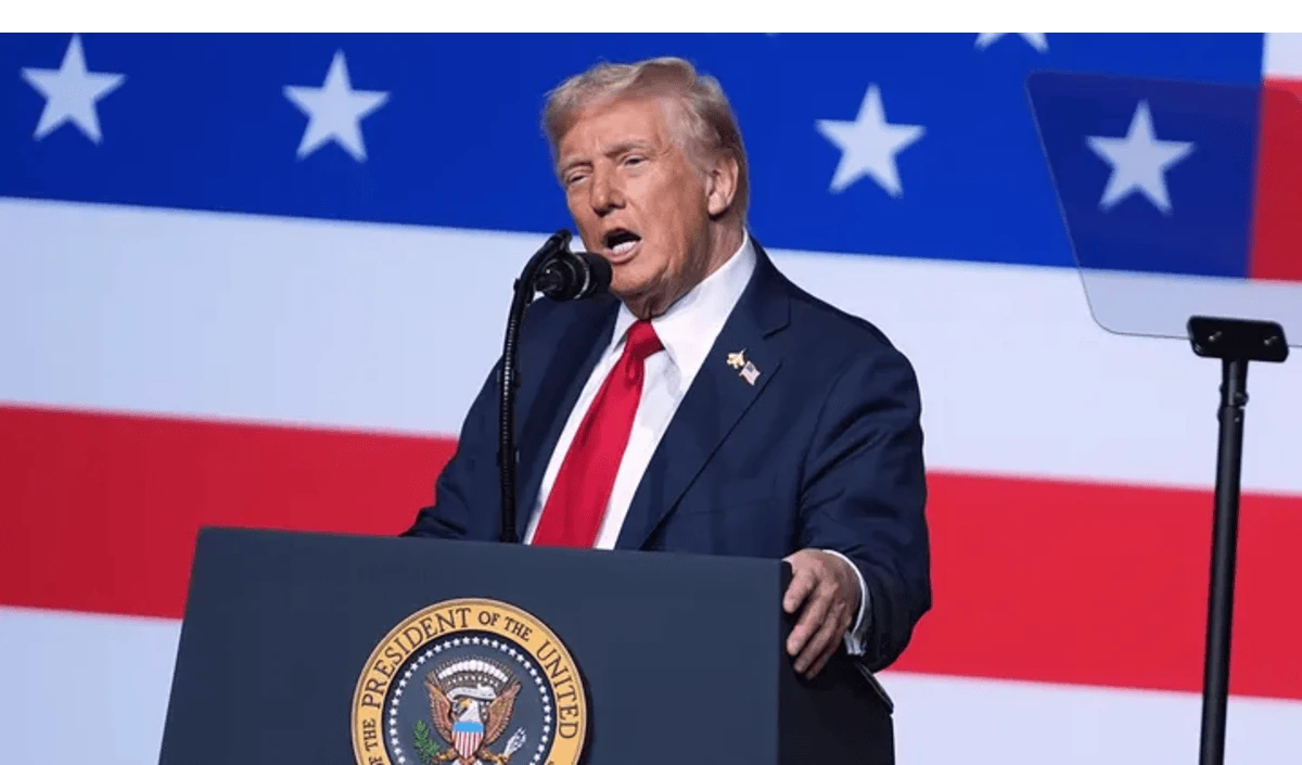 भारत-पाकिस्तान के बीच युद्ध रोकने का फिर एक बार क्रेडिट लेते दिखे डोनाल्ड ट्रंप, Tariff थोपने के फैसले को ऐसे किया जस्टिफाई