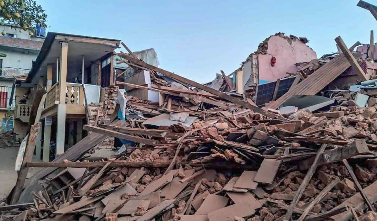 Philippines Earthquake | फिलीपींस में धरती ने उगला कहर! भीषण भूकंप से 31 मौतें, कई इमारतें जमींदोज- सैकड़ों के दबे होने की आशंका