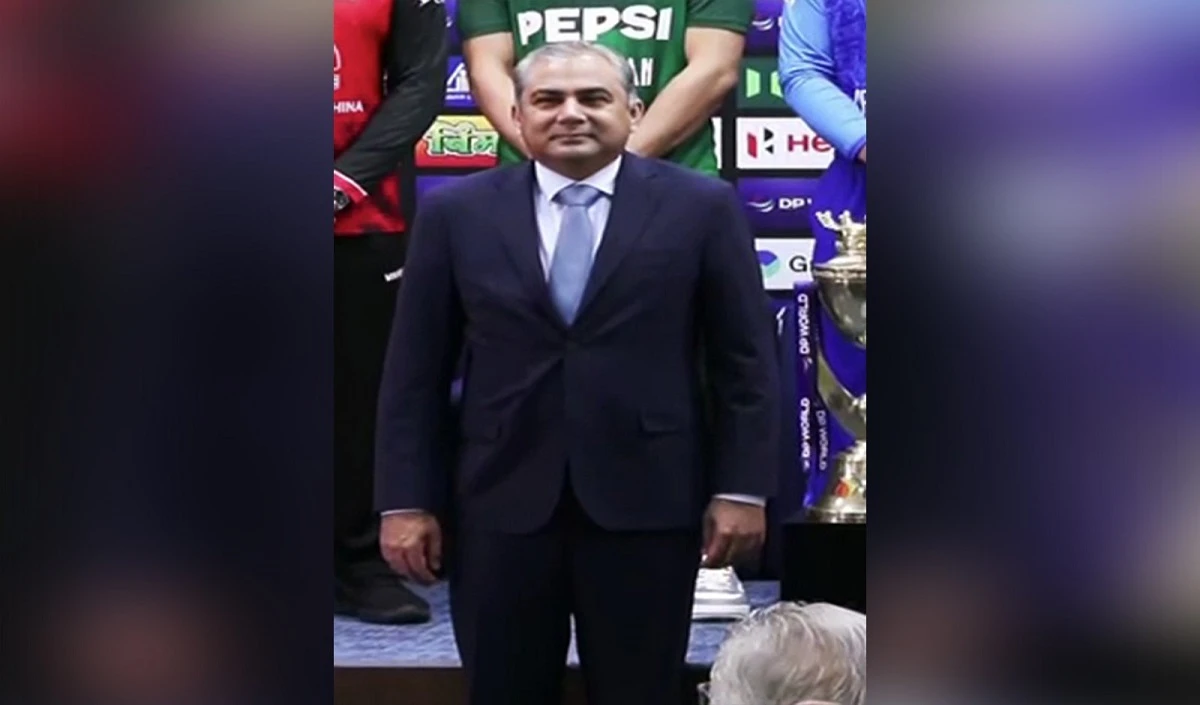 Asia Cup ड्रामा जारी! मोहसिन नकवी ने मांगी माफी लेकिन ट्रॉफी पर अड़े, BCCI बोला- असंभव