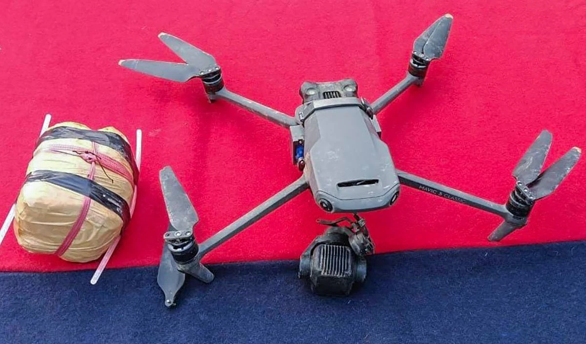 International Border पर Pakistani Drones ने हेरोइन से भरे बैग गिराए, BSF ने साजिश को कर दिया बेनकाब