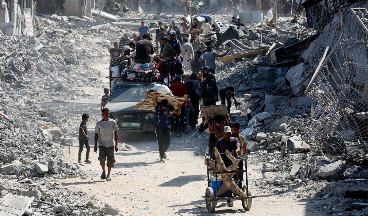 Israel-Hamas Ceasefire | गाजा में युद्ध विराम समझौता लागू होने के बाद अपने घरों की ओर लौटे हजारों फलस्तीनी