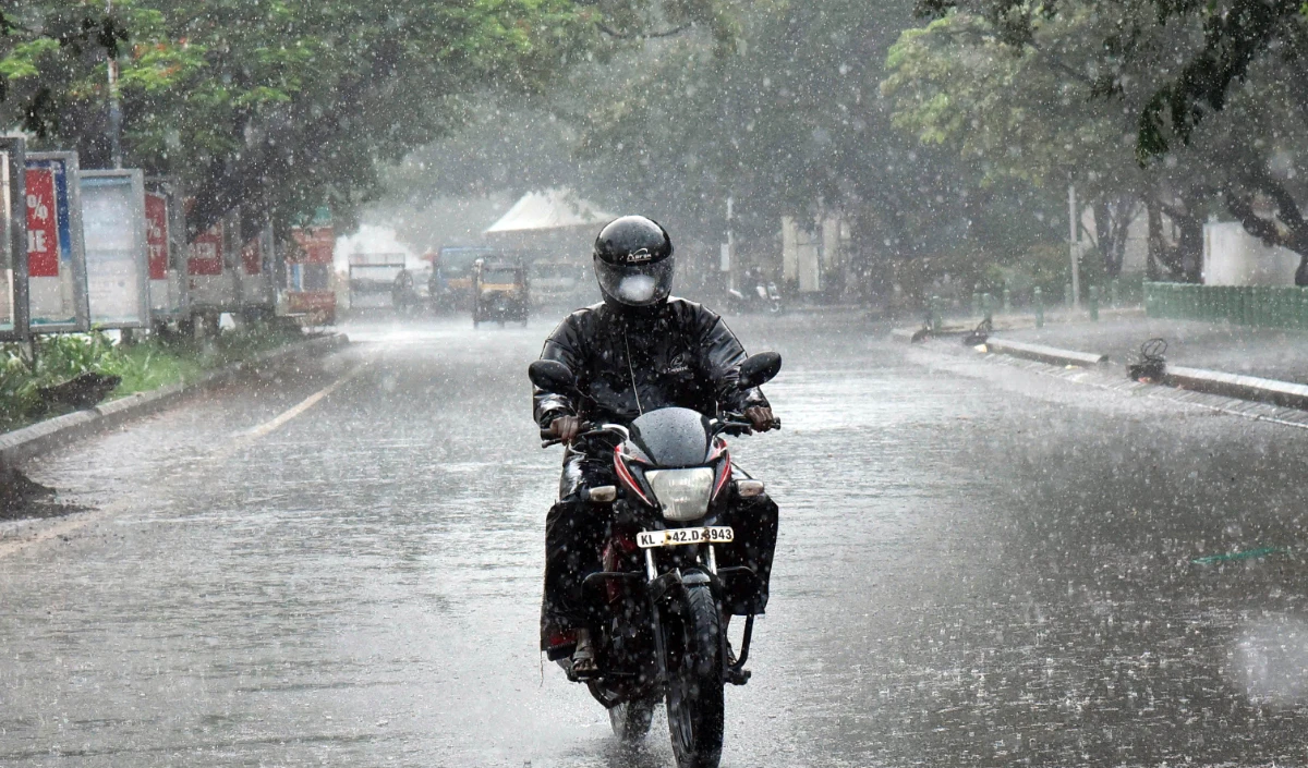 केरल में बारिश जारी, बांधों का जलस्तर बढ़ा