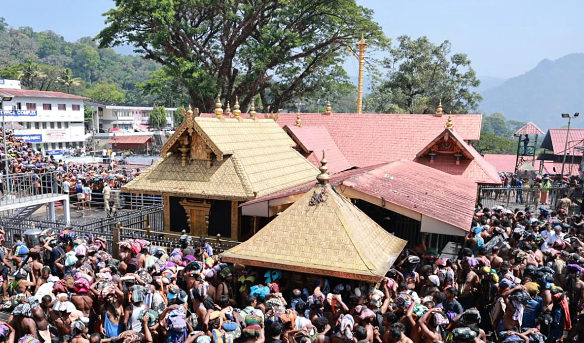 Sabarimala Gold Theft Row | सबरीमाला सोना चोरी मामले में मंदिर बोर्ड के पूर्व अधिकारी मुरारी बाबू गिरफ्तार, SIT ने कस शिकंजा