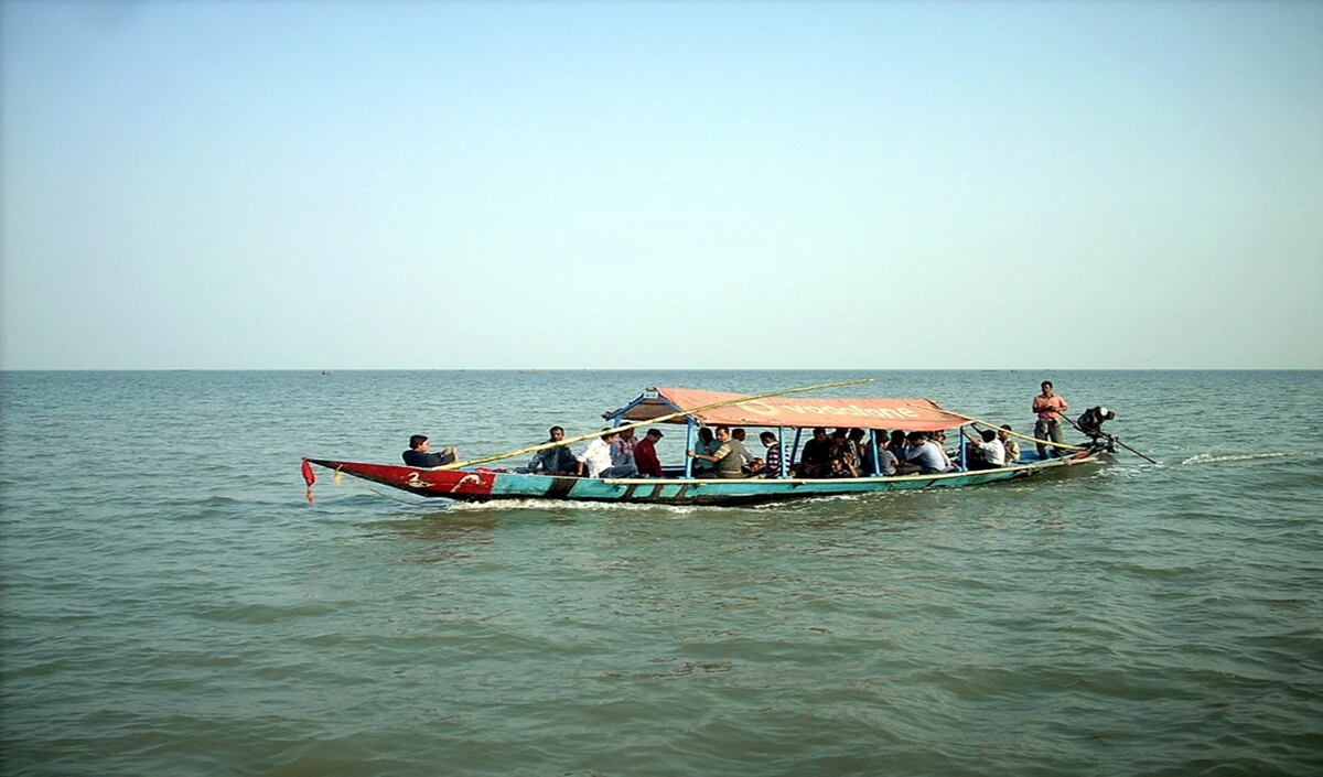 Travel Tips: दिल्ली के ऐतिहासिक पुराना किला की झील में फिर शुरू हुई बोटिंग, पाएं शांति और एडवेंचर का संगम