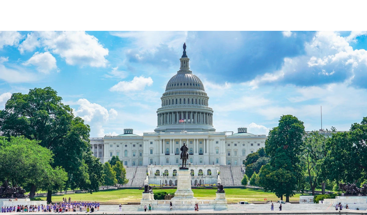 अमेरिकी सरकार का शटडाउन तीसरा दिन, व्हाइट हाउस ने हजारों नौकरियों पर खतरे की चेतावनी दी