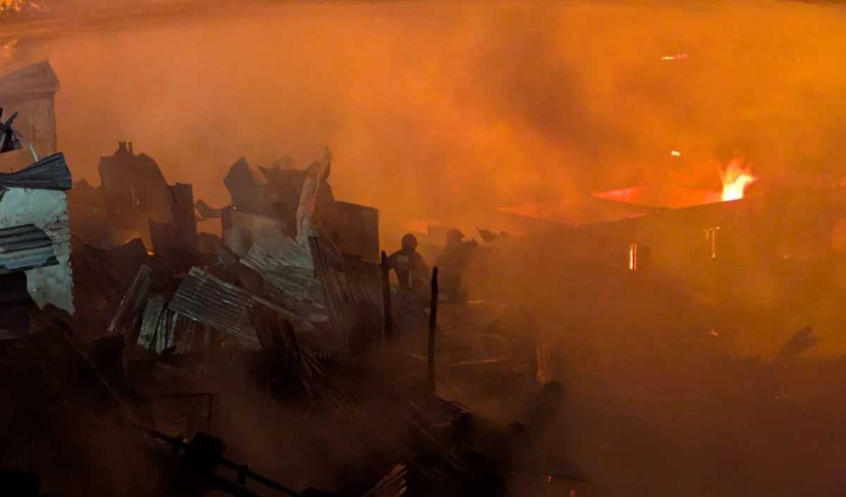 Bangladesh fire: कोरैल स्लम जल उठा, हज़ारों का सब कुछ स्वाहा, राहत कार्य जारी