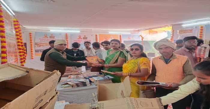 Ballia-ददरी मेला में रोज़ गूंज रहा है लोक-संगीत, सूचना विभाग की प्रदर्शनी आकर्षण का केंद्र