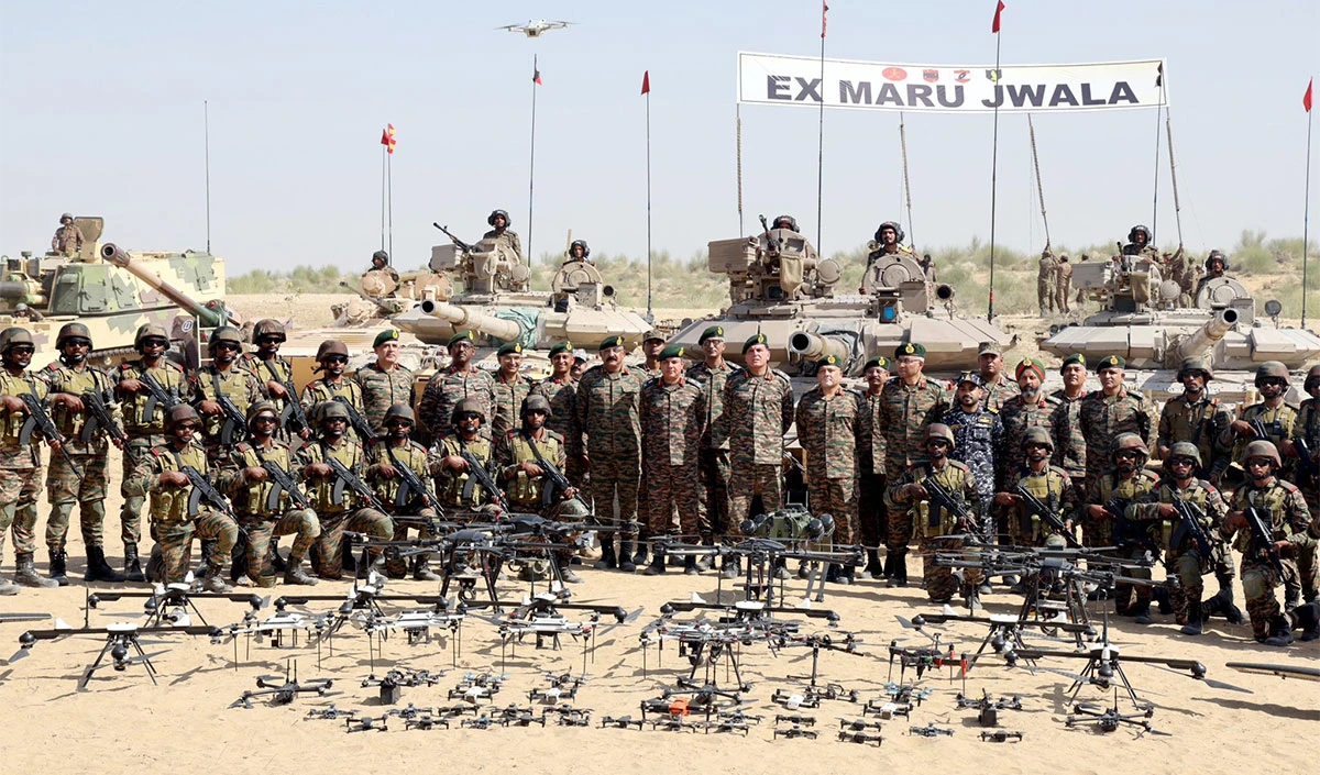 Shaurya Path: भारत ने किया अब तक का सबसे बड़ा त्रिसेना युद्धाभ्यास, Trishul के अंतर्गत Brahmashira और Maru Jwala सैन्य अभ्यास ने दुश्मनों की नींद उड़ा दी है