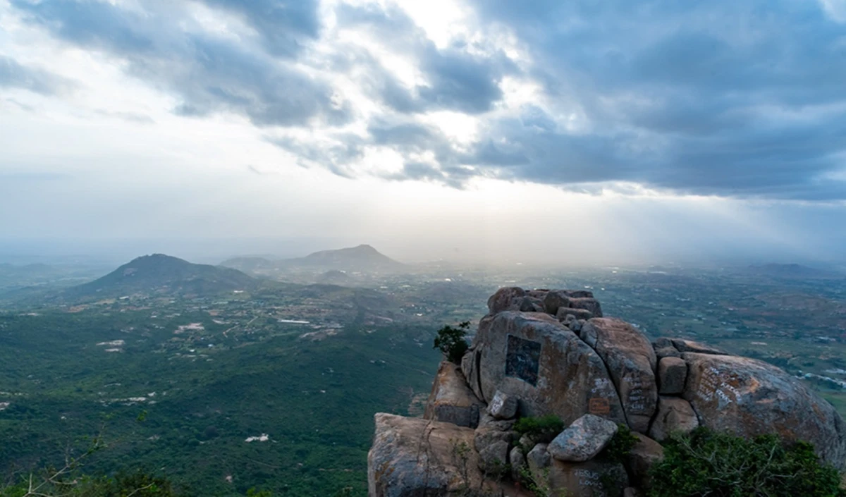 Hill Stations Near Lansdowne: लैंसडाउन ही क्यों, उत्तराखंड में उसके आसपास हैं ये 5 ऑफबीट हिल स्टेशन, सुकून और रोमांच दोनों