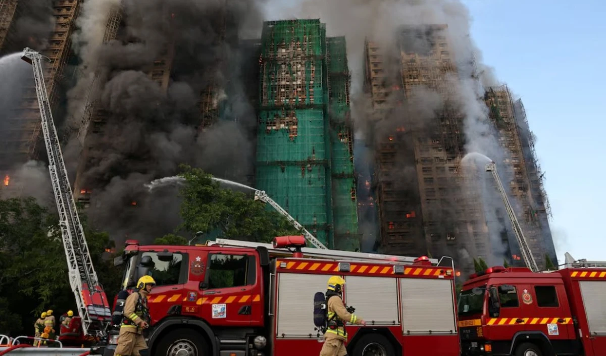 Hong Kong fire: 146 मौतें, सुरक्षा जांच तेज, ठेकेदार पर गिरी गाज, राष्ट्रीय सुरक्षा का अलार्म