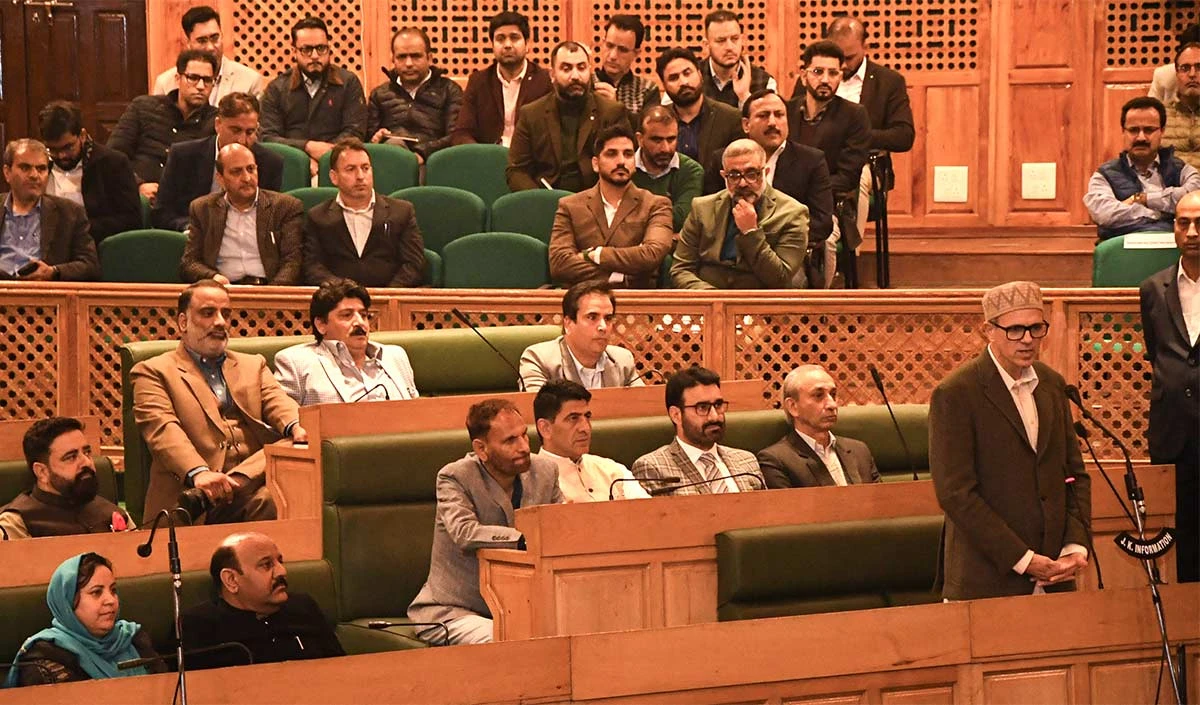 Jammu Kashmir Assembly में विपक्ष ने Omar Abdullah सरकार को जमकर घेरा, मचा हंगामा, कार्यवाही अनिश्चिकाल के लिए स्थगित