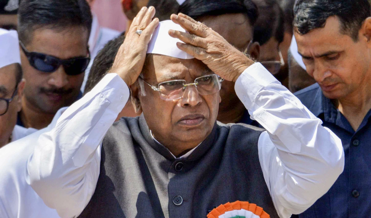 खड़गे की PM मोदी से मांग: अगर सरदार पटेल का सम्मान करते हैं तो RSS पर बैन लगाएं