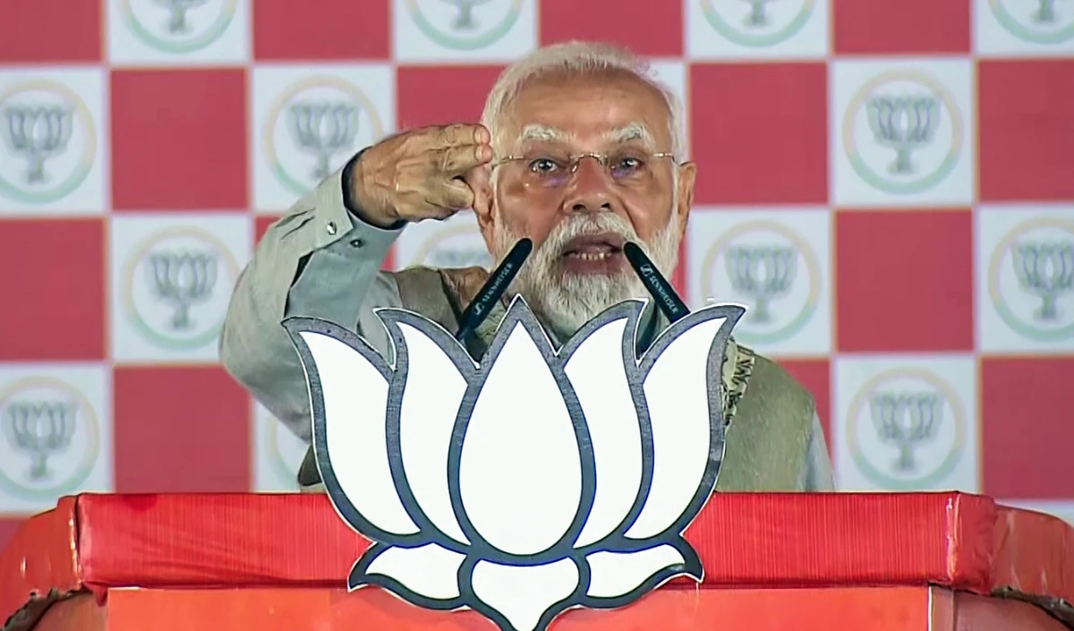 पीएम मोदी का आरा में बड़ा आरोप: ‘RJD ने कांग्रेस से कनपट्टी पर कट्टा रख CM पद छीना’