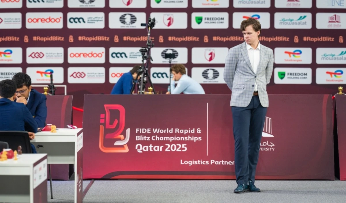 FIDE Rapid 2025: कार्लसन को बड़ा झटका, आर्टेमिएव-नीमन संयुक्त बढ़त पर, खिताब की दौड़ में बड़ा उलटफेर!