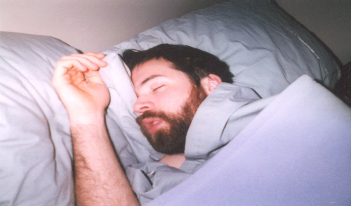 Health Tips: 6 घंटे से कम नींद लेने पर हो जाना चाहिए अलर्ट, शरीर में शुरू हो जाती है ‘गंभीर हलचल’