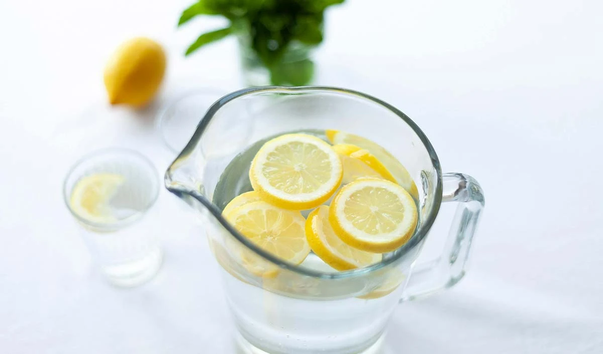 Lemon Water For Fat Loss: सही तरह से पीएंगे नींबू पानी तो देखते ही देखते पिघल जाएगी पेट की चर्बी