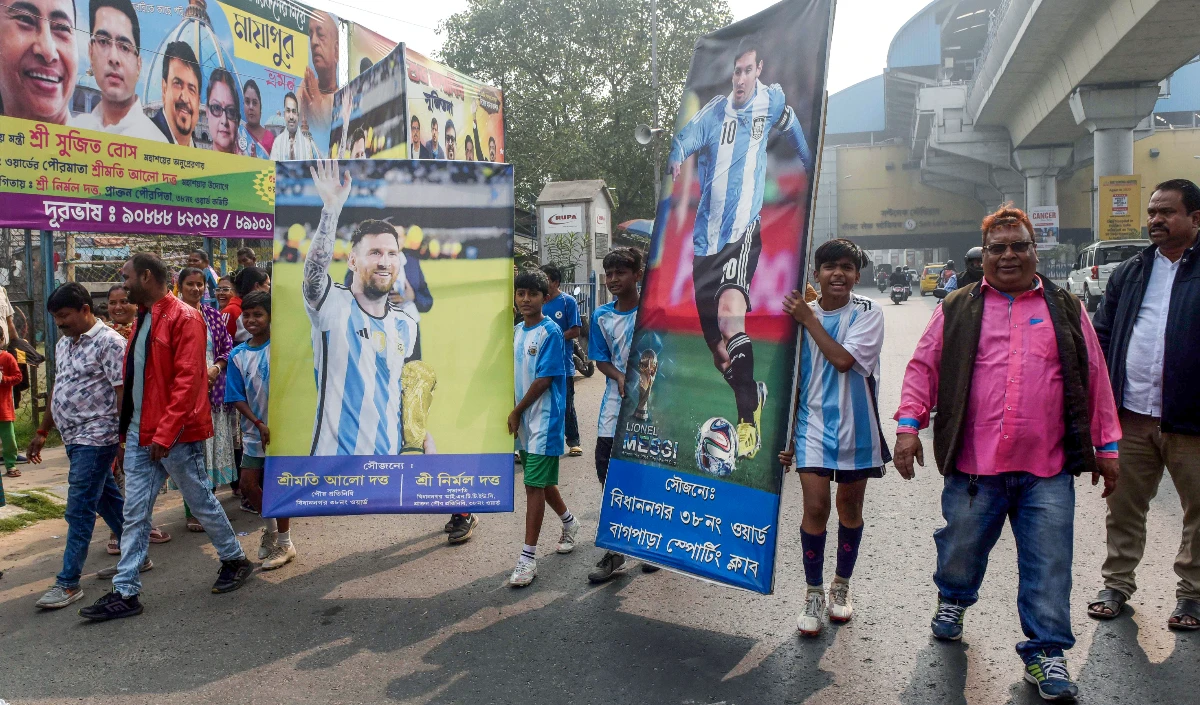 Kolkata पर चढा Messi का खुमार, आधी रात को स्वागत के लिये पहुंचे हजारों फुटबॉलप्रेमी