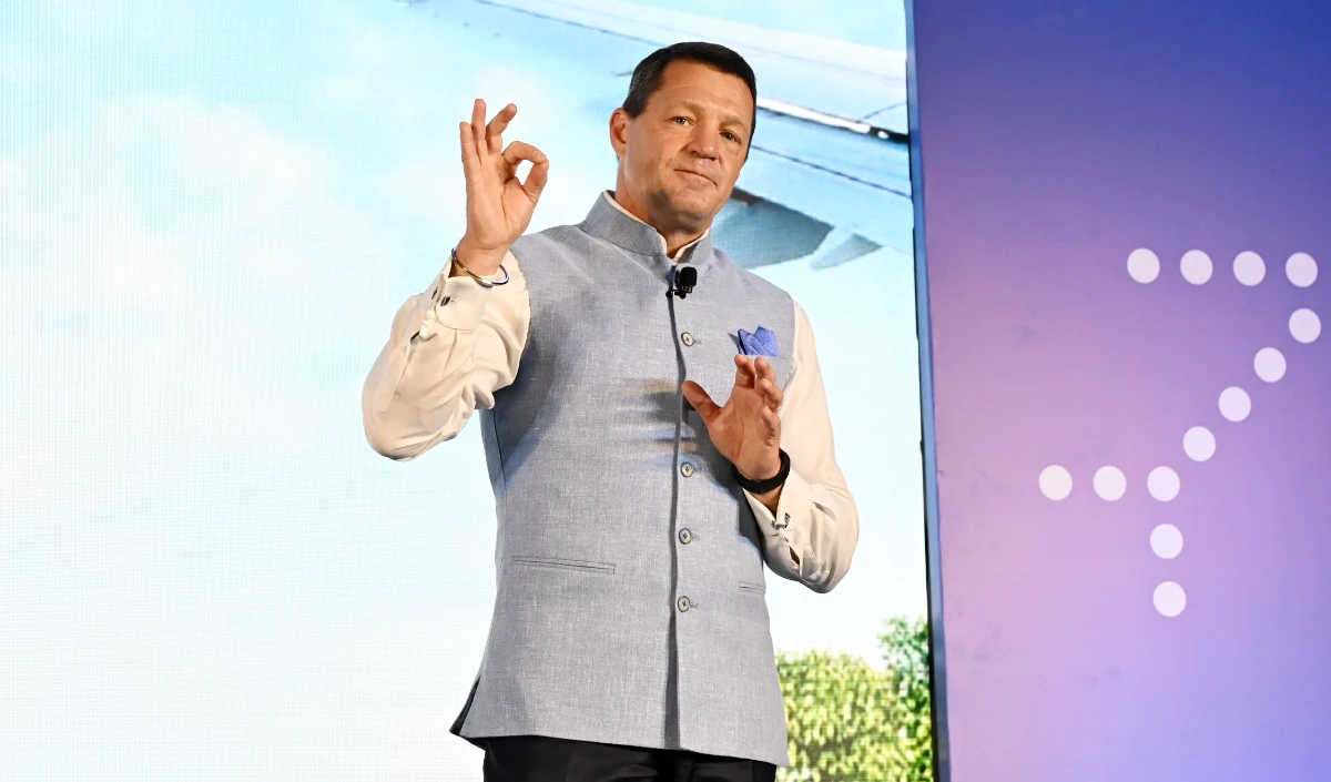 IndiGo संकट पर DGCA सख्त, CEO पीटर एल्बर्स को भेजा समन, व्यवधानों पर मांगी विस्तृत रिपोर्ट