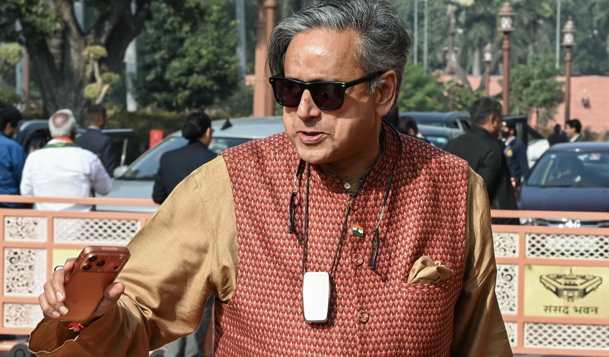 कोहरे पर शशि थरूर का वार: बीसीसीआई को क्रिकेट मैचों को दक्षिण भारत में शिफ्ट करने की सलाह, क्या मानी जाएगी बात?